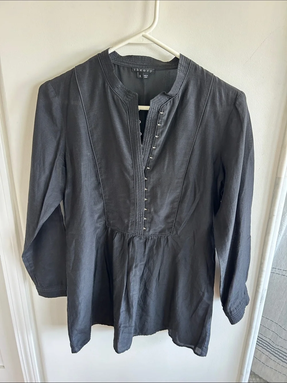 Theory gorgeous black